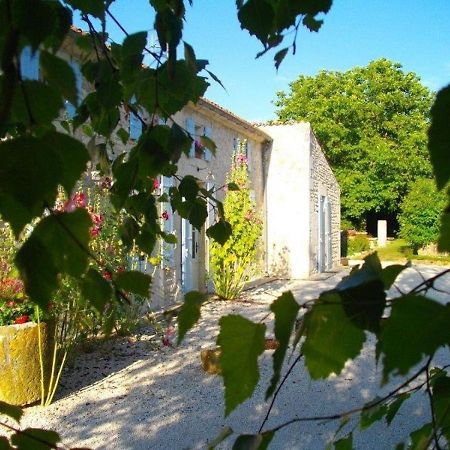 Chambres D'Hotes Domaine Le Fragnaud Saint-Porchaire Екстериор снимка