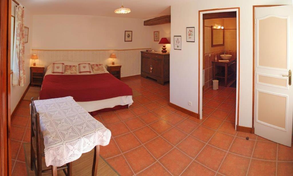 Chambres D'Hotes Domaine Le Fragnaud Saint-Porchaire Екстериор снимка