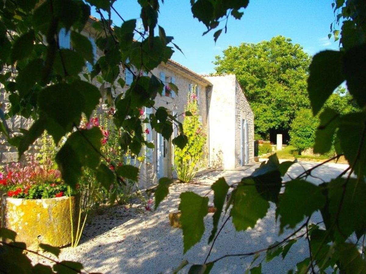 Chambres D'Hotes Domaine Le Fragnaud Saint-Porchaire Екстериор снимка
