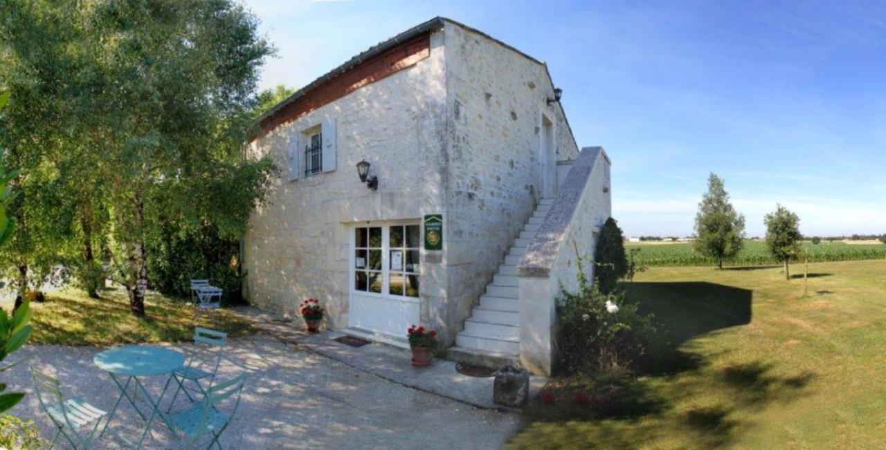 Chambres D'Hotes Domaine Le Fragnaud Saint-Porchaire Екстериор снимка