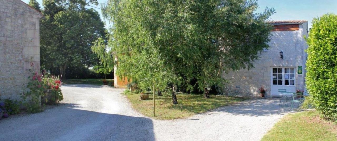Chambres D'Hotes Domaine Le Fragnaud Saint-Porchaire Екстериор снимка
